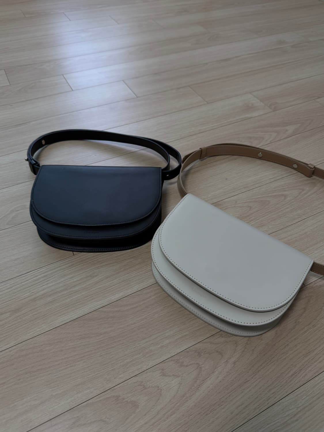 엘바테게브 미니백 아이보리/블랙 상품이미지2