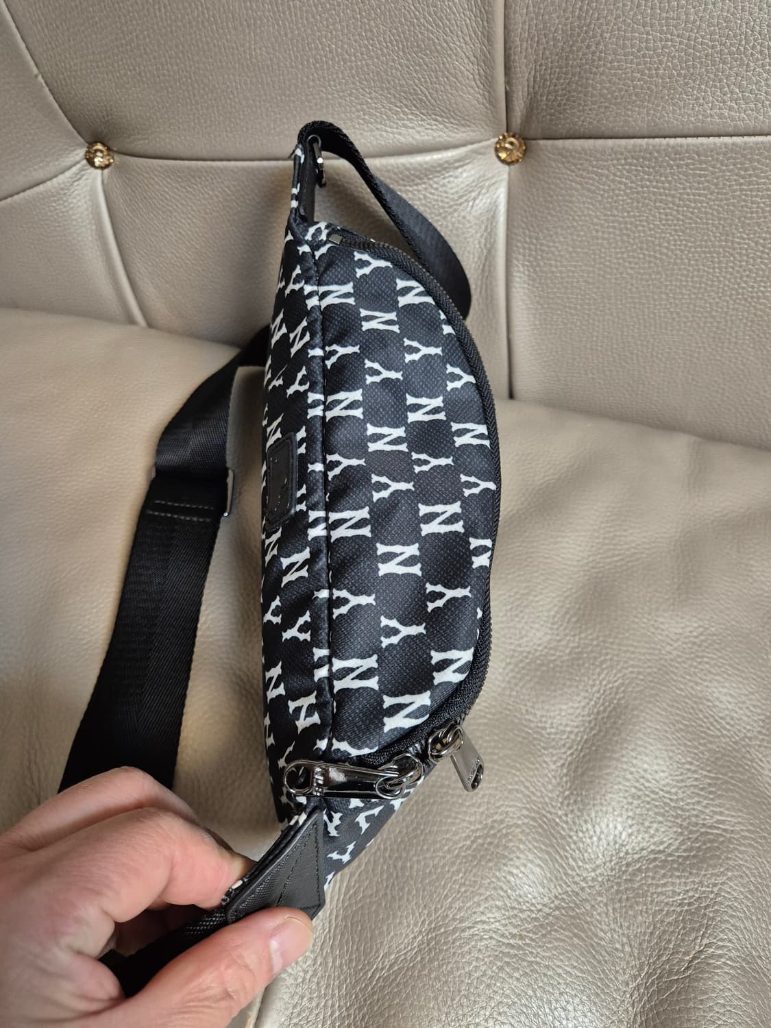 MLB 모노그램 뉴욕양키스 힙색 남녀공용 상품이미지3