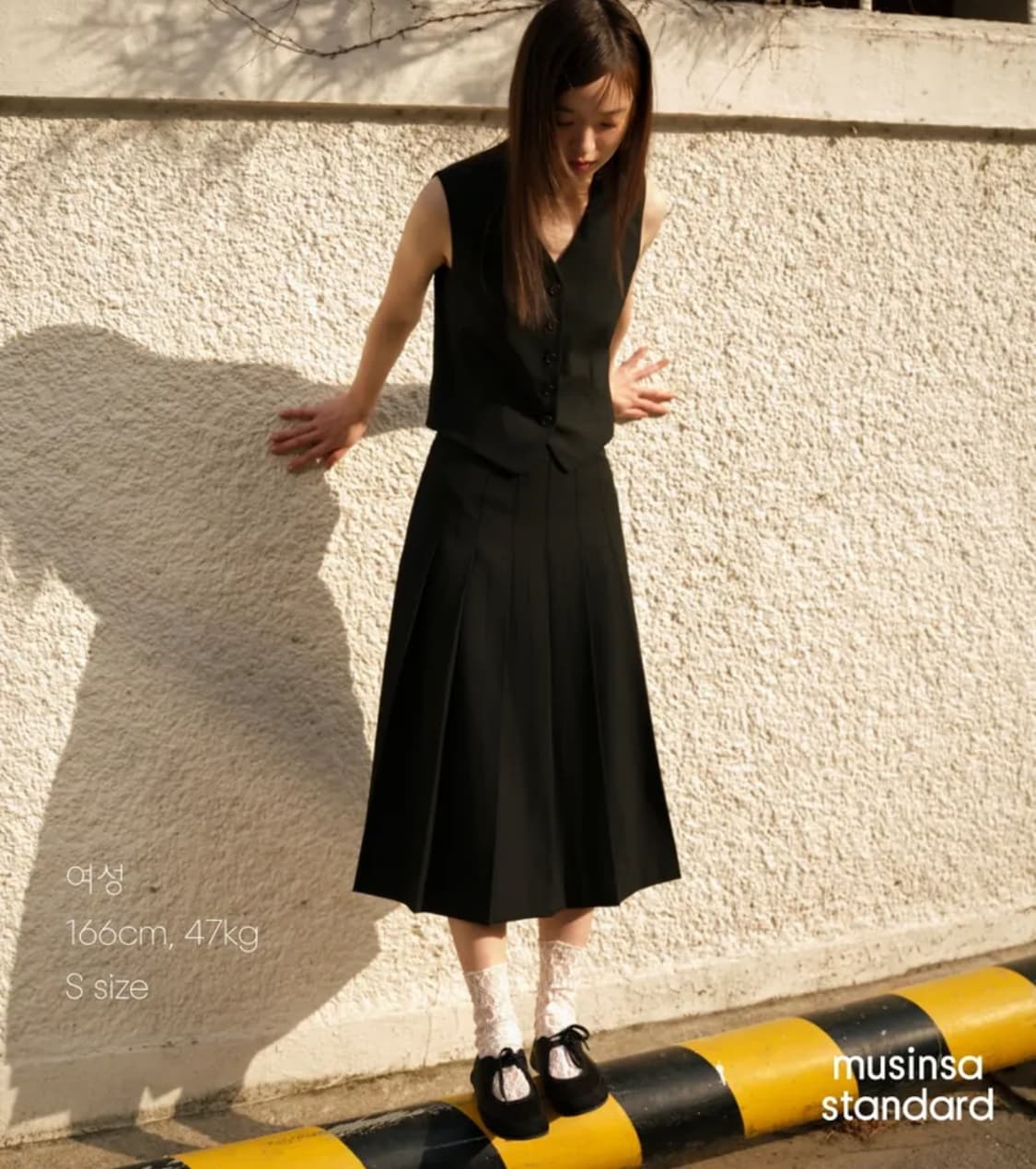 무신사 스탠다드 우먼 플리츠 미디 스커트 블랙 상품이미지2