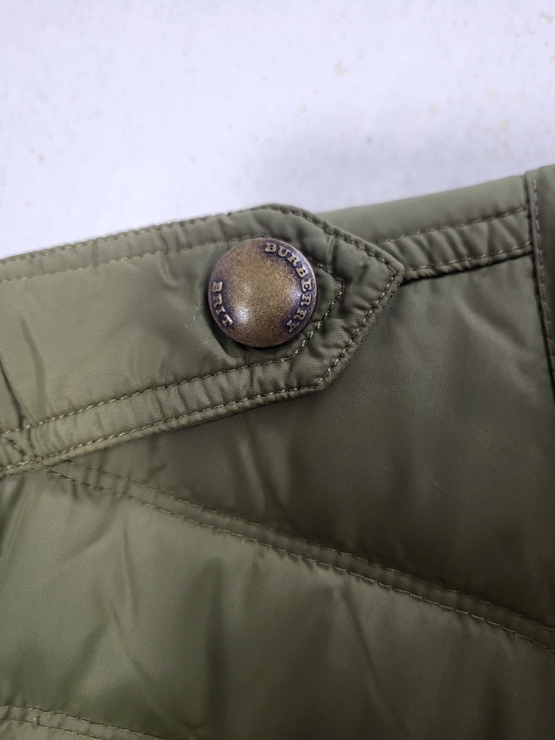 버버리 클래식 경량구스패딩 카키 90 S 상품이미지2