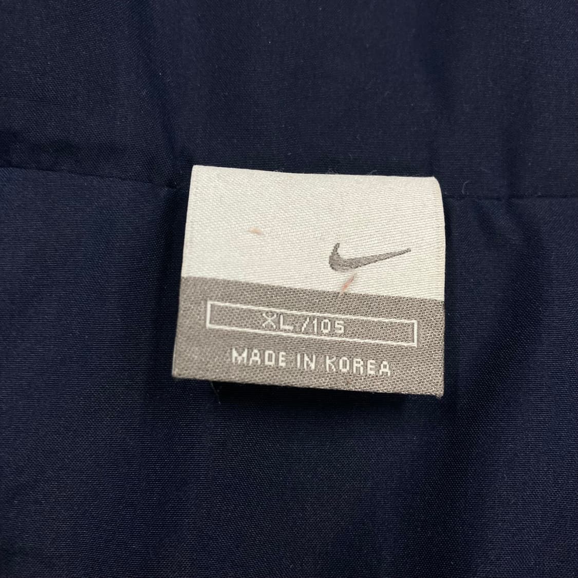 나이키 네이비 컬러 스우시 스몰 로고 바람막이 상품이미지3