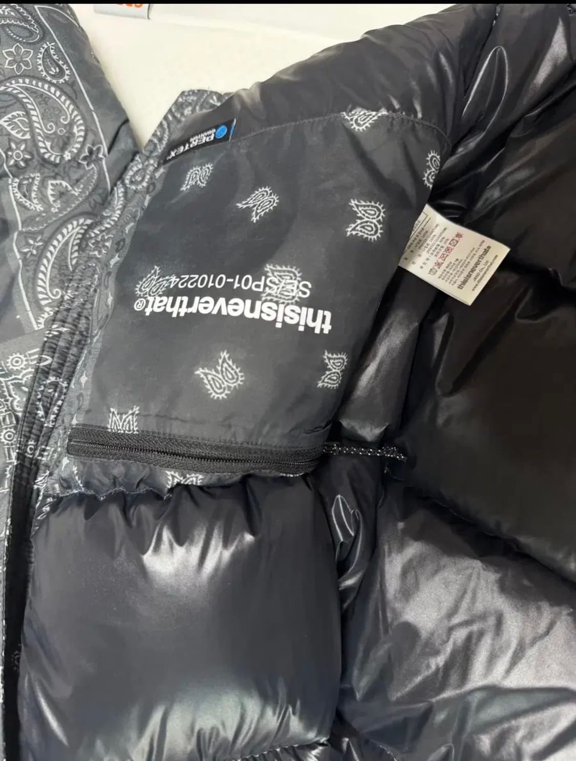 디스이즈네버댓 PERTEX T Down Jacket Bandana 블랙 상품이미지7