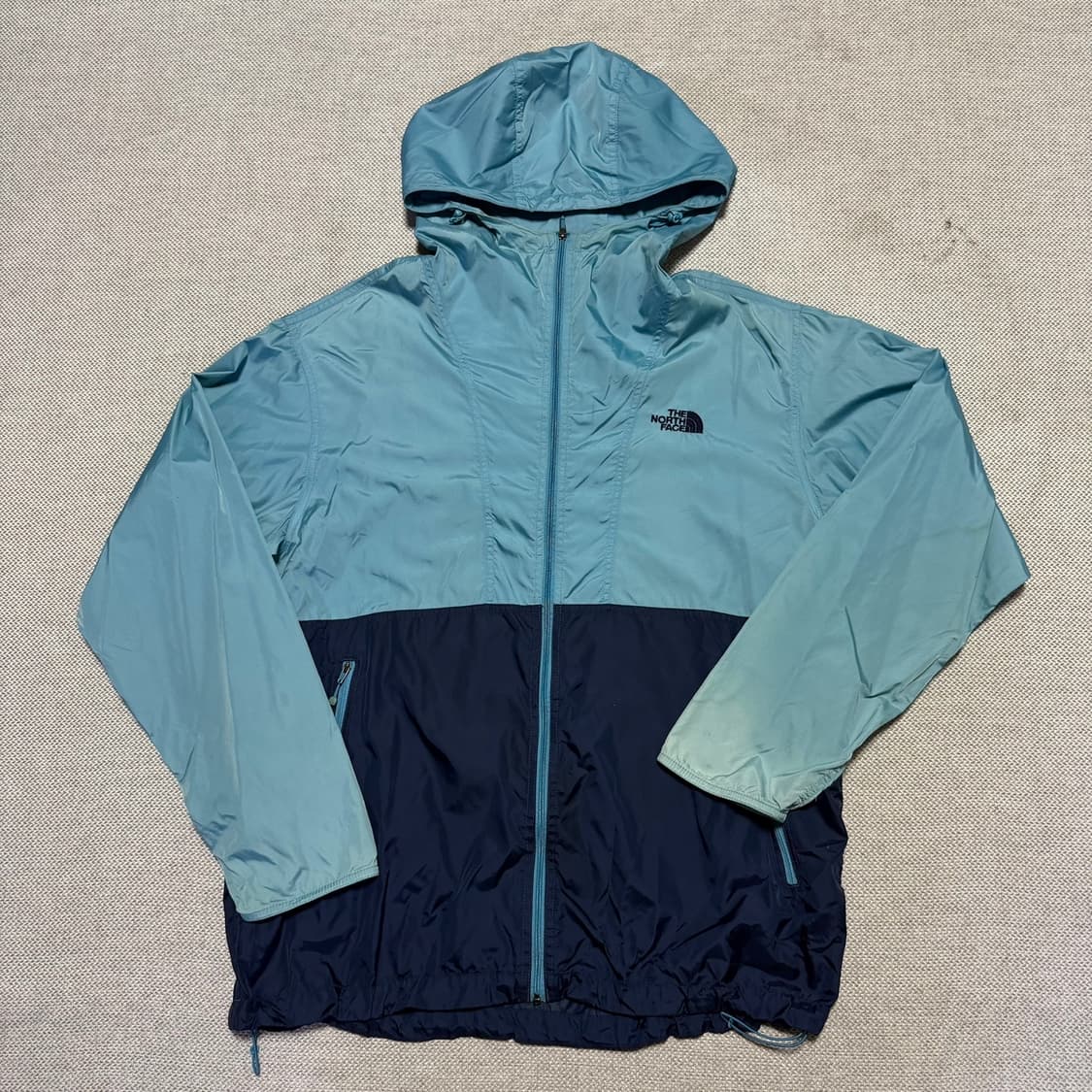 노스페이스 경량 바람막이 상품이미지1