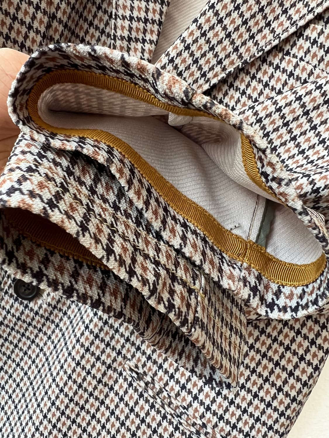 커스템멜로우  베이지 하운드투스체크 간절기자켓
 상품이미지4