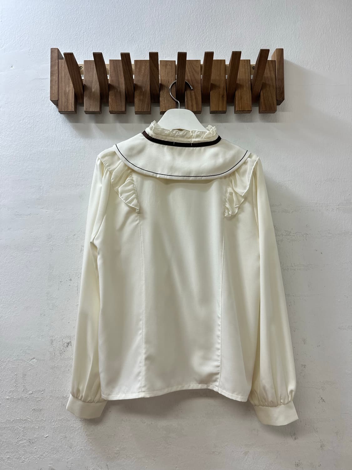 일본빈티지 Axes femme 엑시즈팜세일러카라 자수 리본 프릴 블라우스 상품이미지4