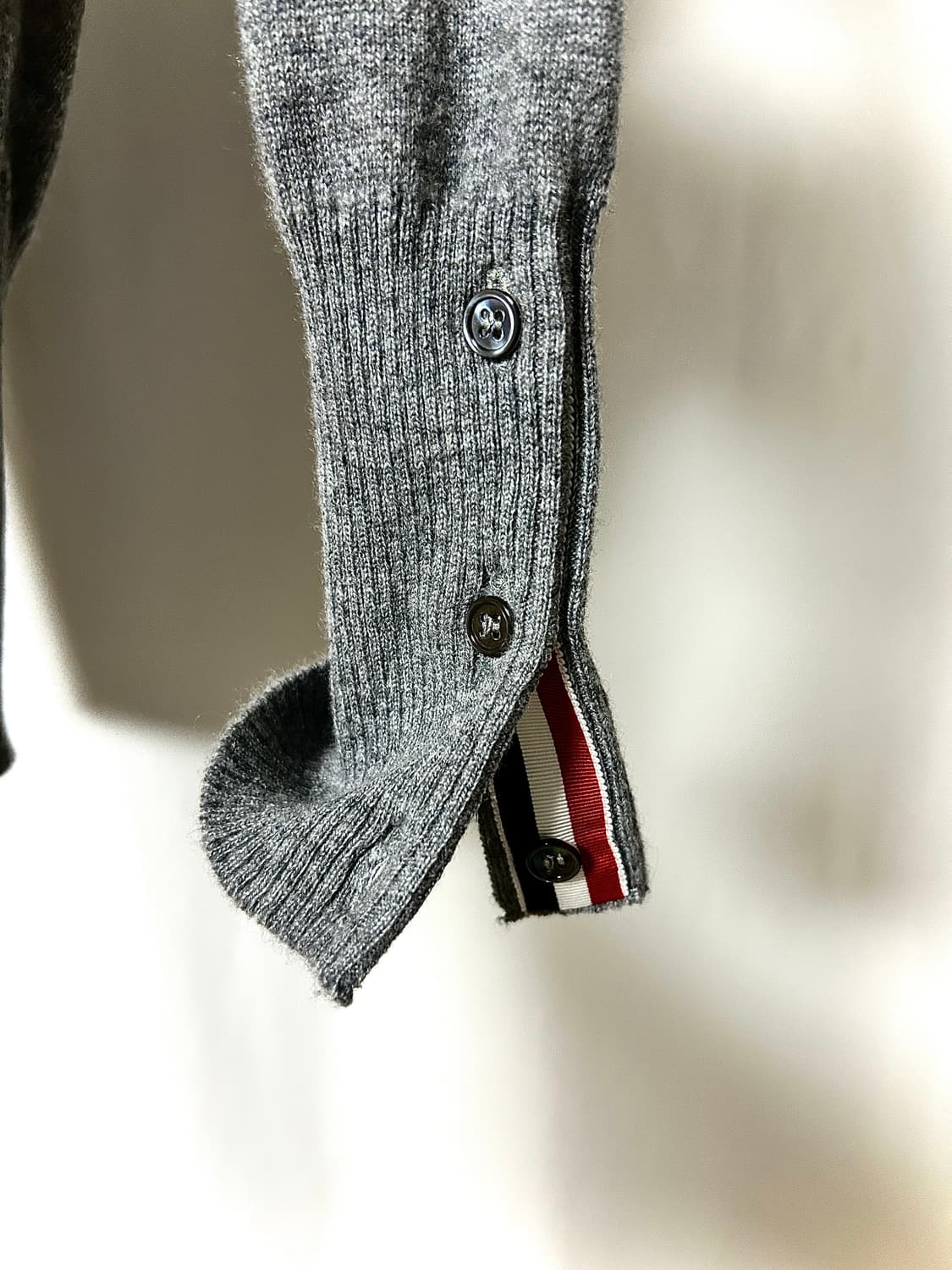 톰브라운 시그니처 캐시미어 100% 가디건 상품이미지6