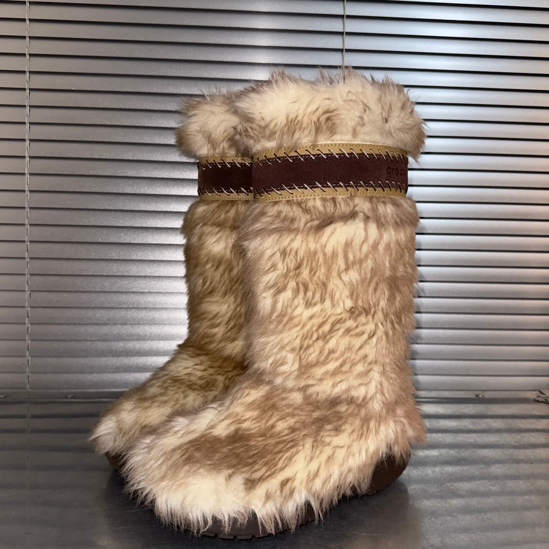 리미티드 에디션 크록스 퍼 네이티브 털 부츠 상품이미지2