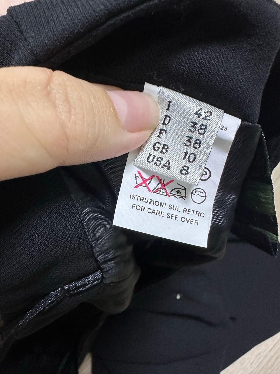 장 폴 고티에 큐빅 버튼 미디 블랙스커트 상품이미지5