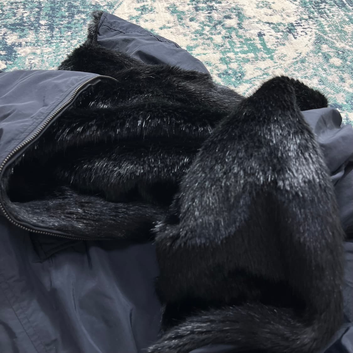 DKNY 도나카란뉴욕 페이크 퍼 양면 코트 패딩 자켓(S) 상품이미지3