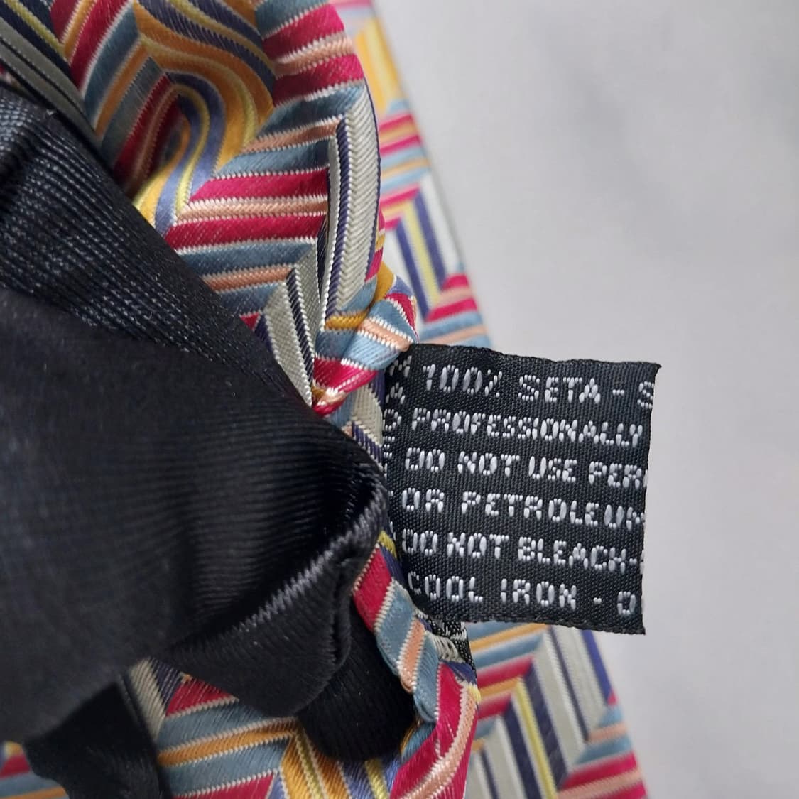 미쏘니 실크 옐로우&핑크 헤링본 넥타이 9.5cm A+등급 K1274
 상품이미지10