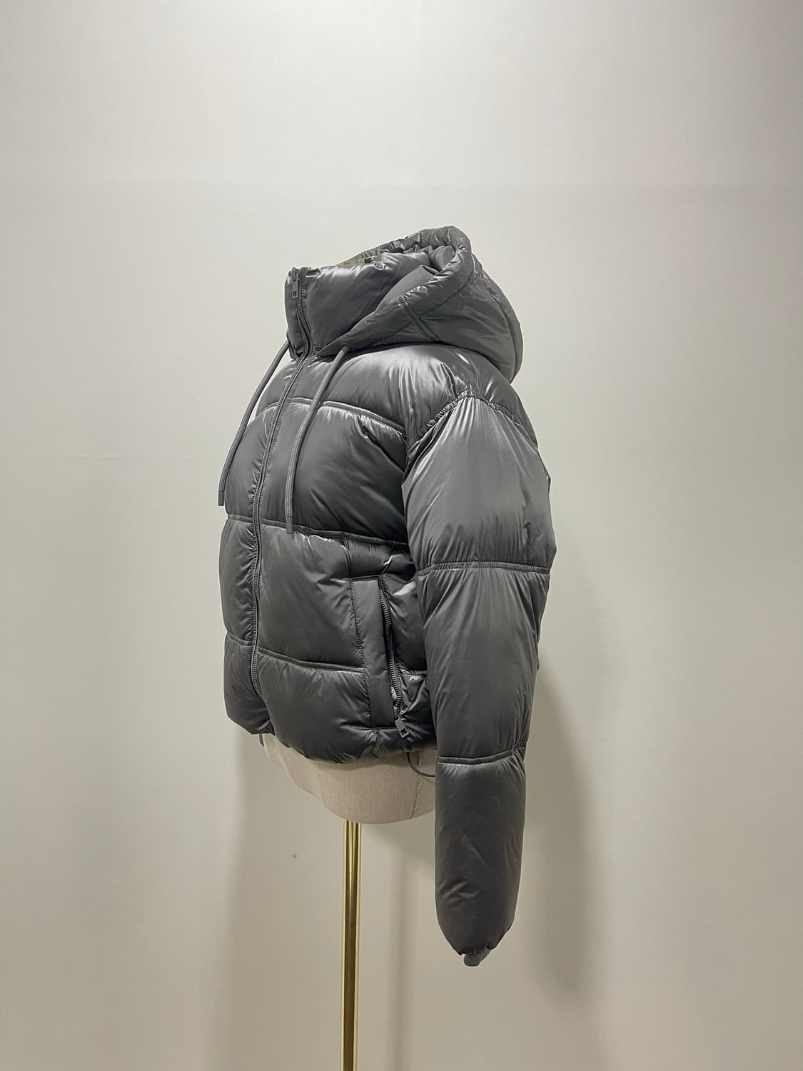 [새상품] ZARA 여성 숏 패딩 그레이 M 러닝패딩 추천 상품이미지5