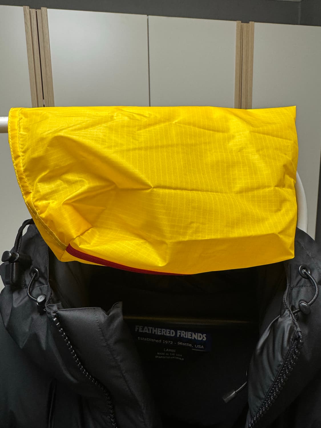 (시착만) 페더드 프렌즈 헬리오스 후드 L 블랙 상품이미지4