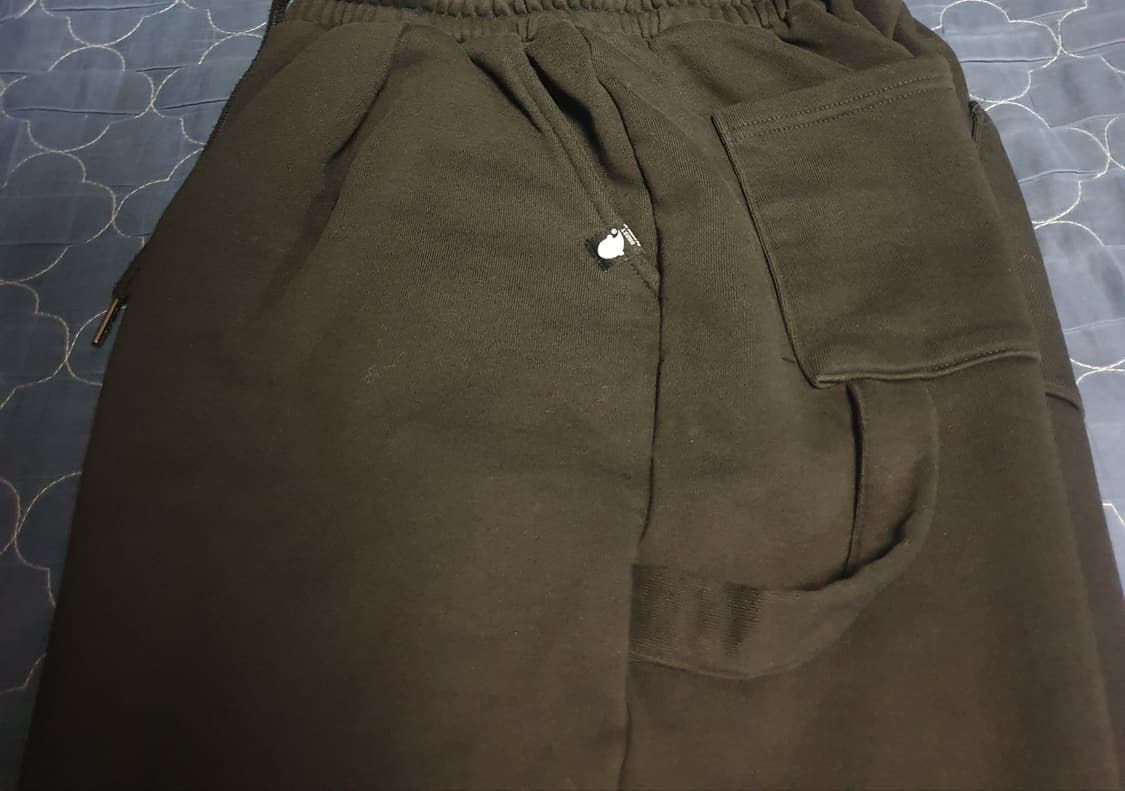 고스트리퍼블릭 핀턱 카펜터 버뮤다 스웨트 하프팬츠 블랙 (M) 상품이미지3