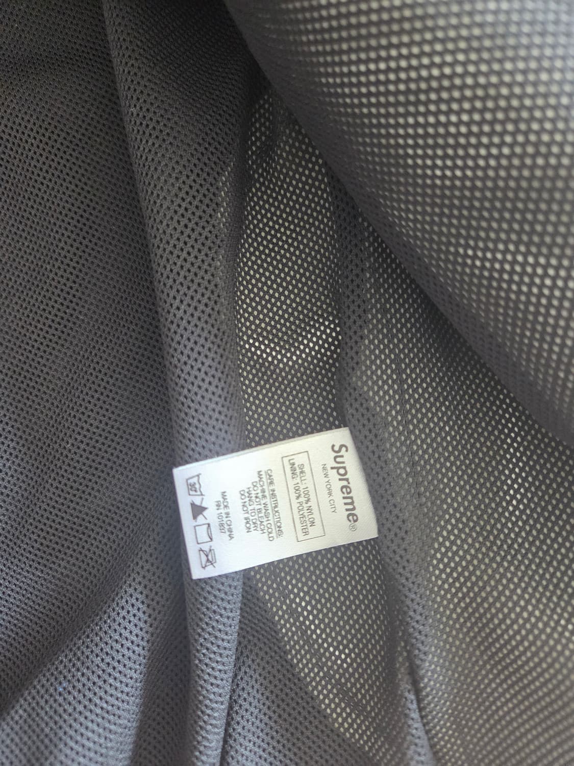 슈프림 s로고 바람막이 m 상품이미지3