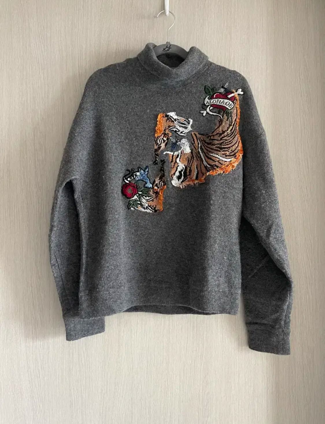 시스템 더한섬 타이거 자수 울 니트 스웨터 상품이미지1