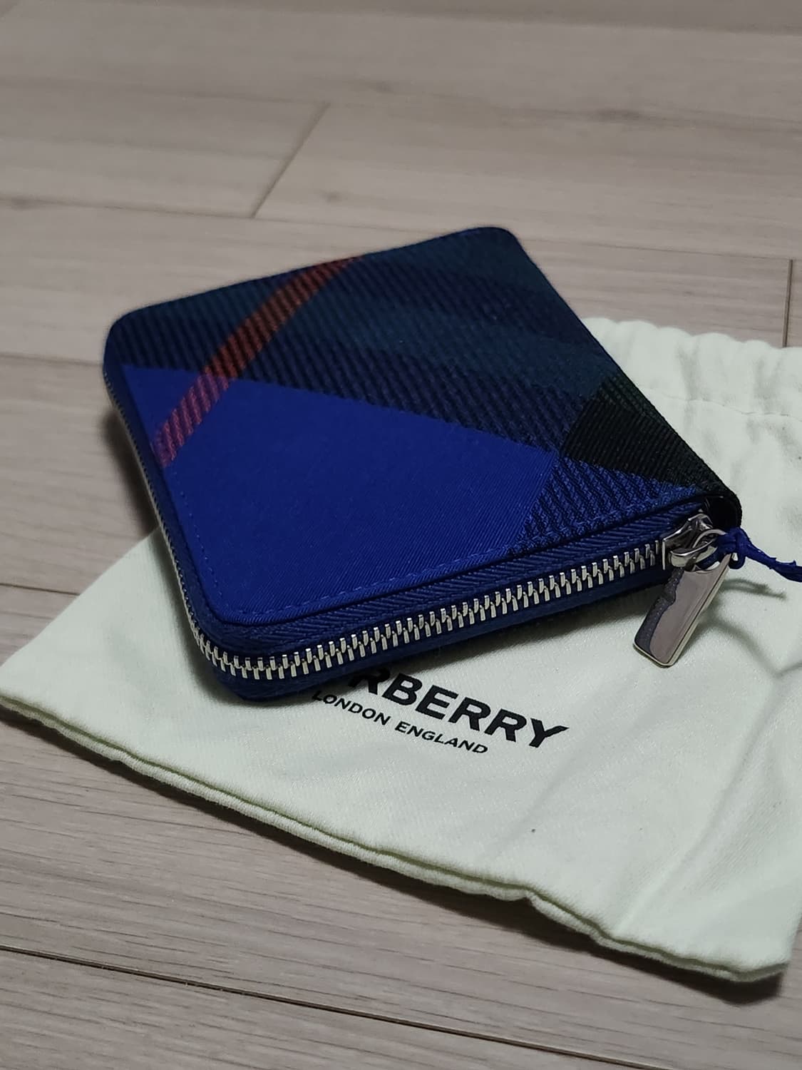 [새상품] Burberey 버버리 체크 반지갑 정품 남녀공용 지갑 상품이미지1