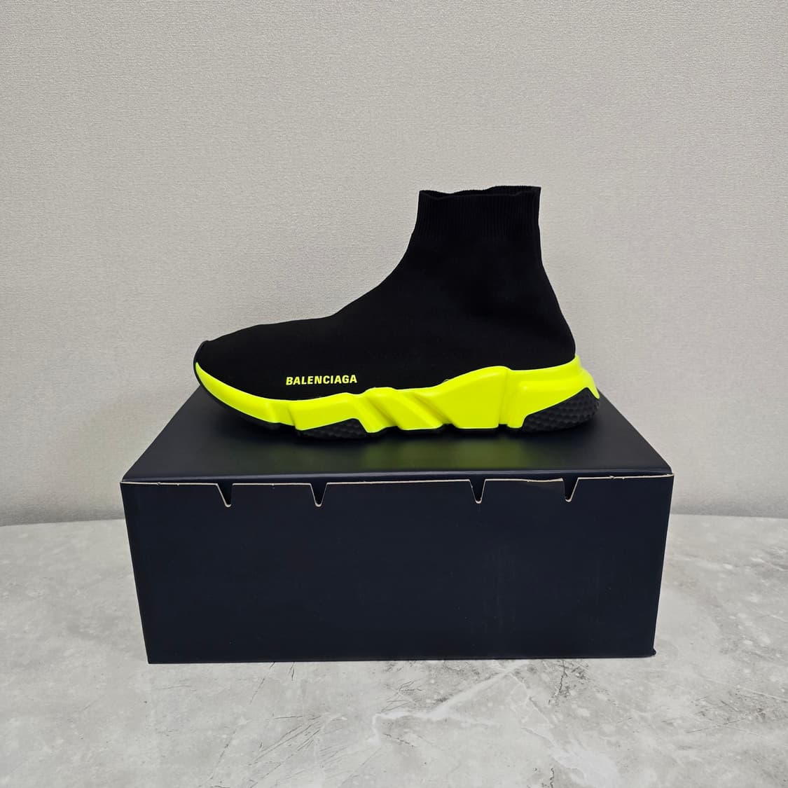 발렌시아가 스피드러너 스니커즈 신발 42사이즈 270 275 형광 판매 상품이미지1