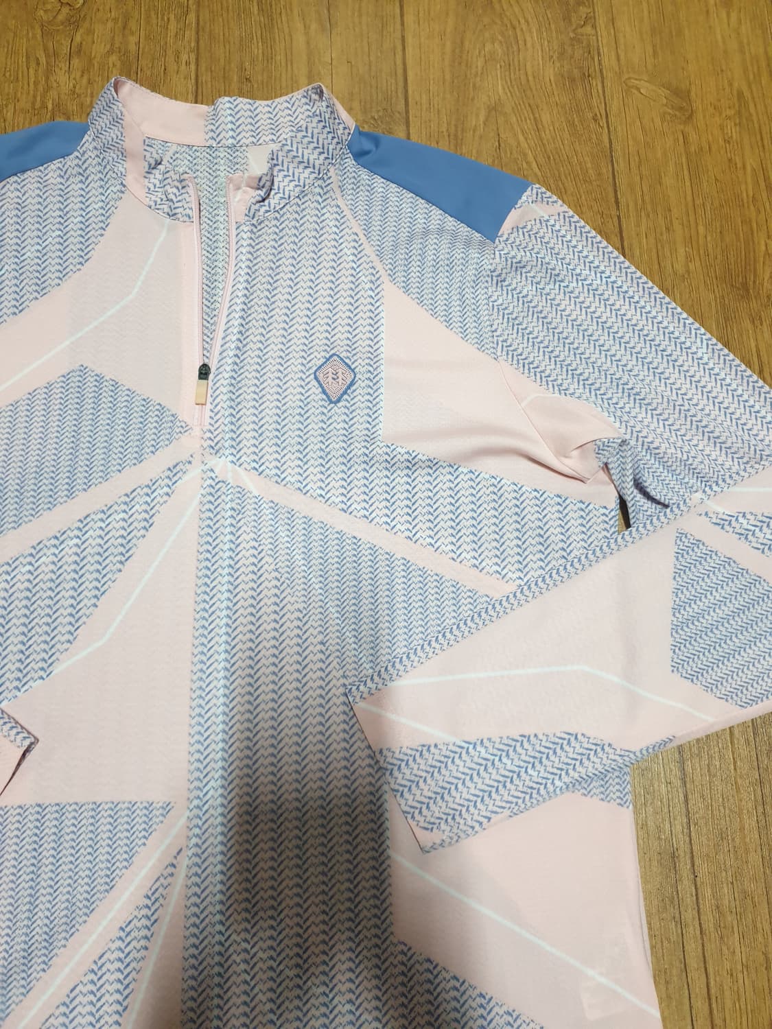 1021 코오롱 아웃도어 반집업 100 사이즈입니다 상품이미지3