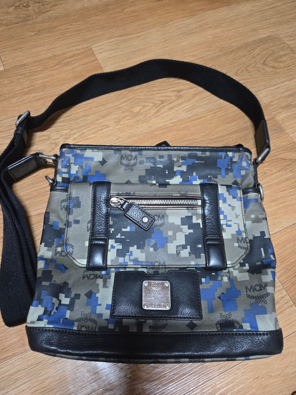 MCM 정품 카모 크로스백 상품이미지1