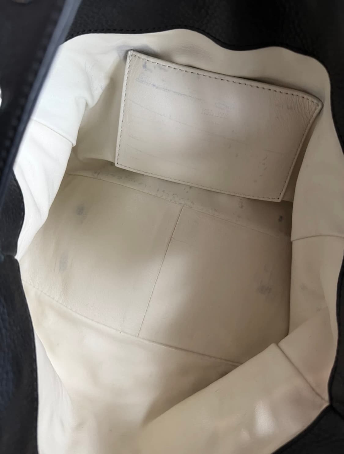 케이트 엘레나백 숄더백 레더 블랙 (KHAITE Elena Bag) 상품이미지5