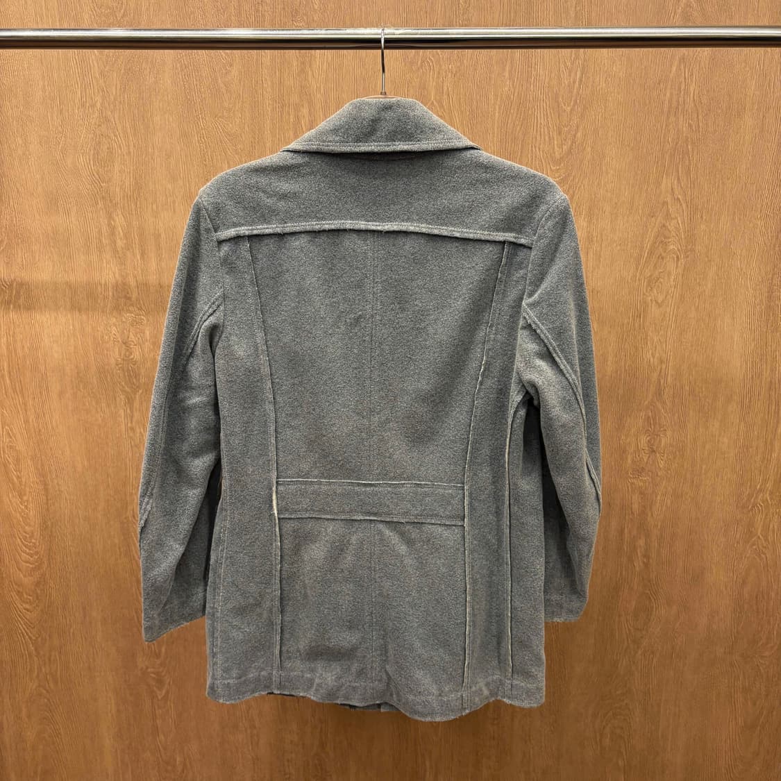 디젤 싱글 하프 코트 지퍼 포켓 핀 배지 장식 디테일 레귤러핏 그레이 상품이미지3