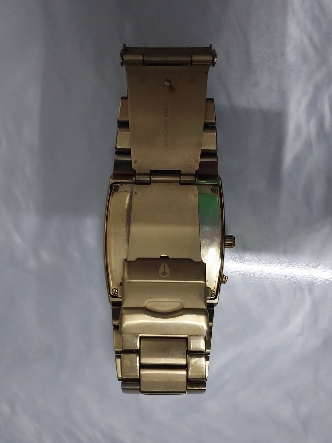 닉슨 뱅크스 골드메탈 쿼츠시계 상품이미지4