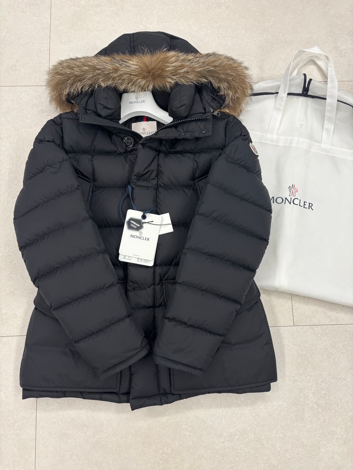 시착 새상품) 23fw 몽클레어 클루니 블랙 3 사이즈 판매 상품이미지1