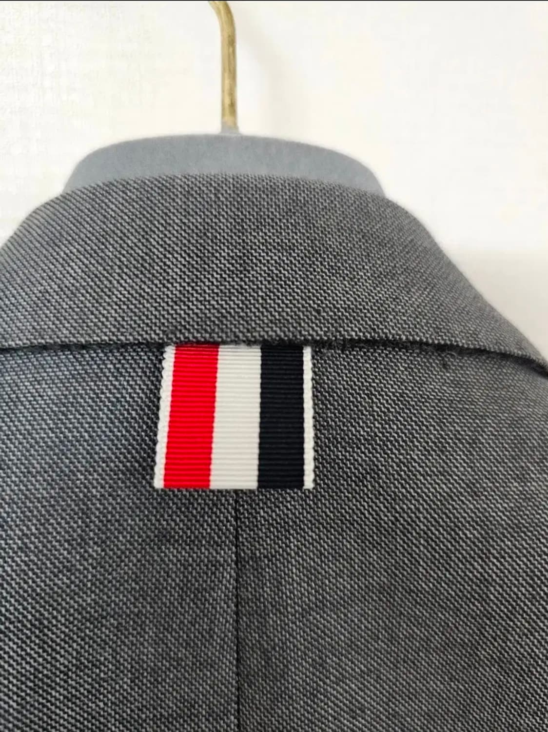 톰브라운 사선완장 하이암홀 울 블 자켓(1/백화점정품) 상품이미지7