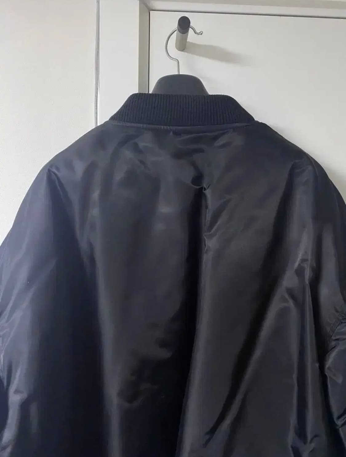 [L] MNGU 패디드 MA-1 자켓 블랙 상품이미지9