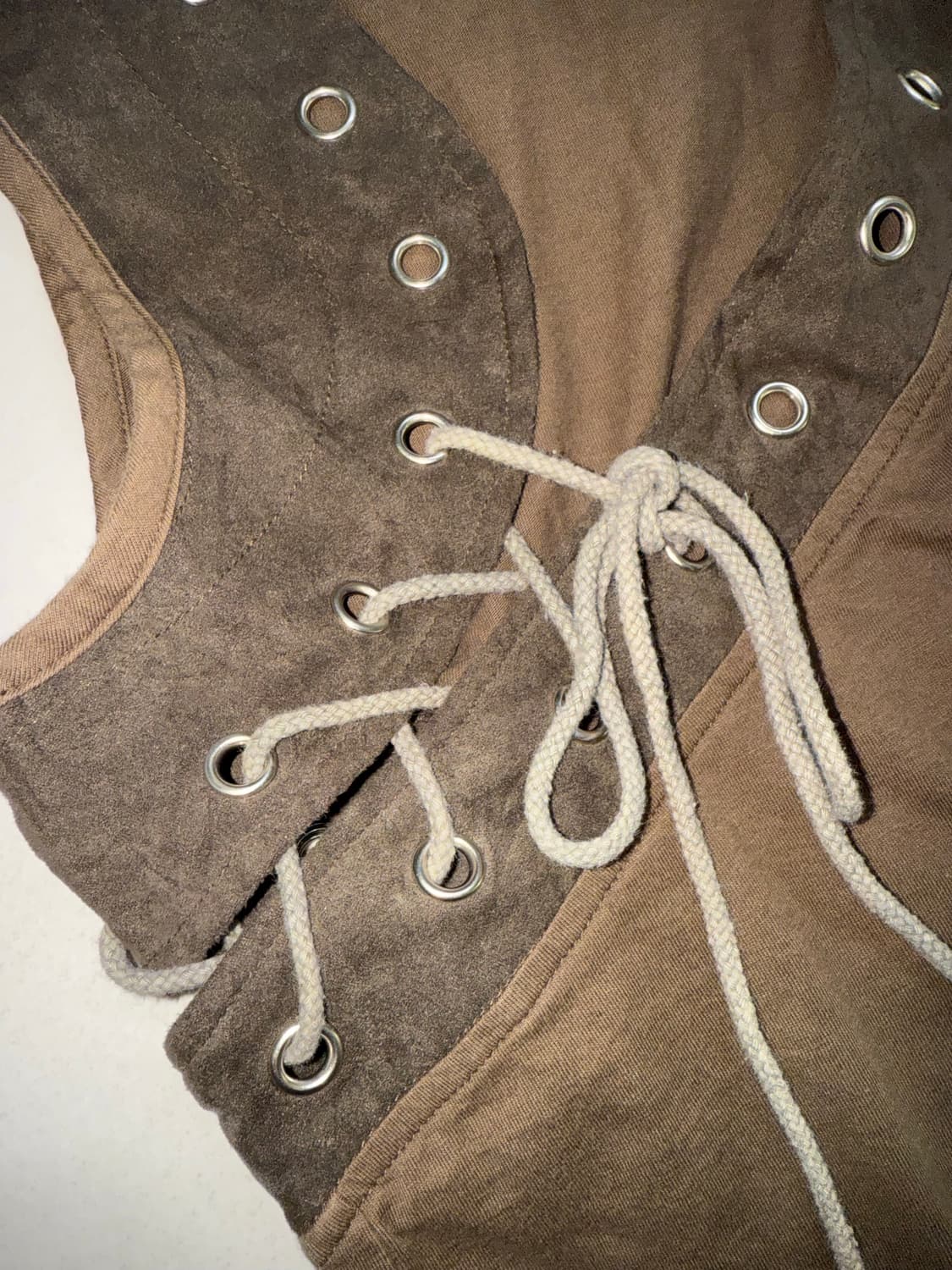 아일렛 디테일 슬리브리스 상품이미지2