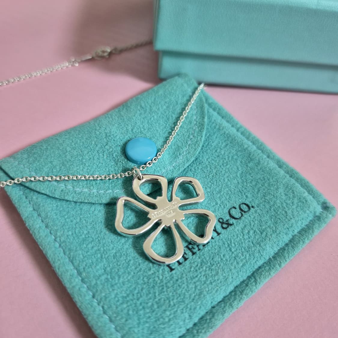 티파니앤코 한정판 히비스커스 플라워 목걸이 상품이미지4