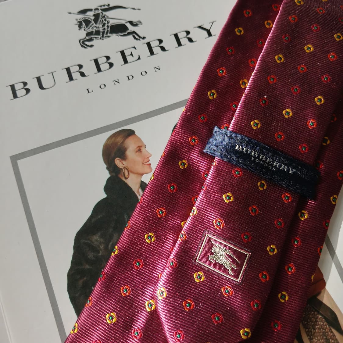 버버리 실크 와인 도트 넥타이 9.5cm A등급 A19606
 상품이미지4