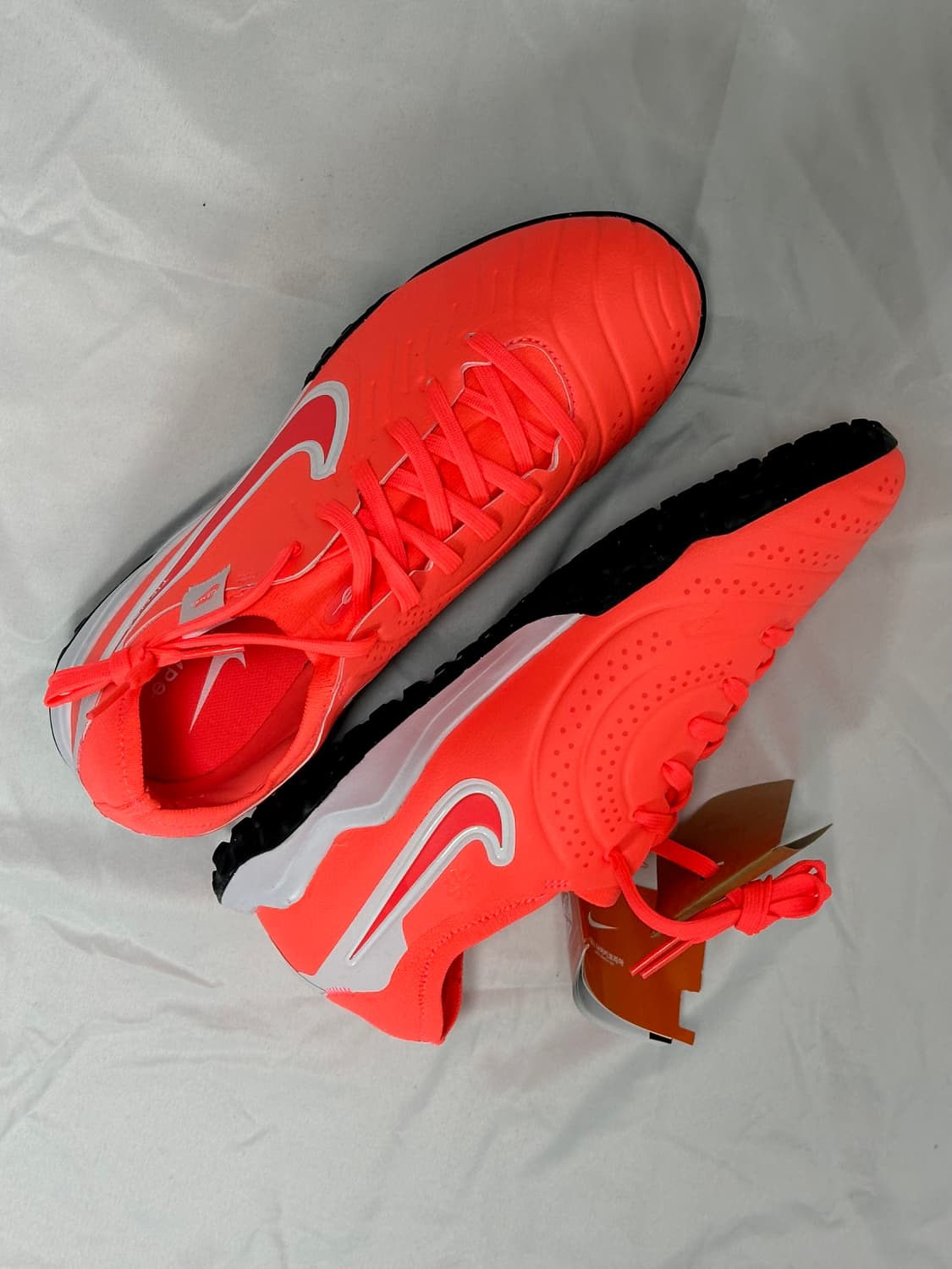 (265)나이키 티엠포 레전드10 프로 핫 라바 화이트 풋살화 축구화 상품이미지2