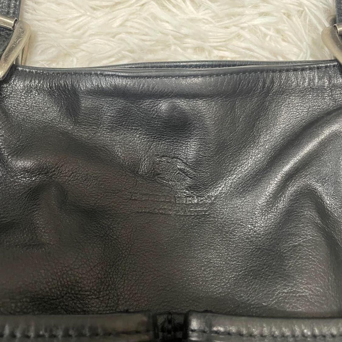 버버리 블랙 소가죽 버클 토트백 크로스백 상품이미지5