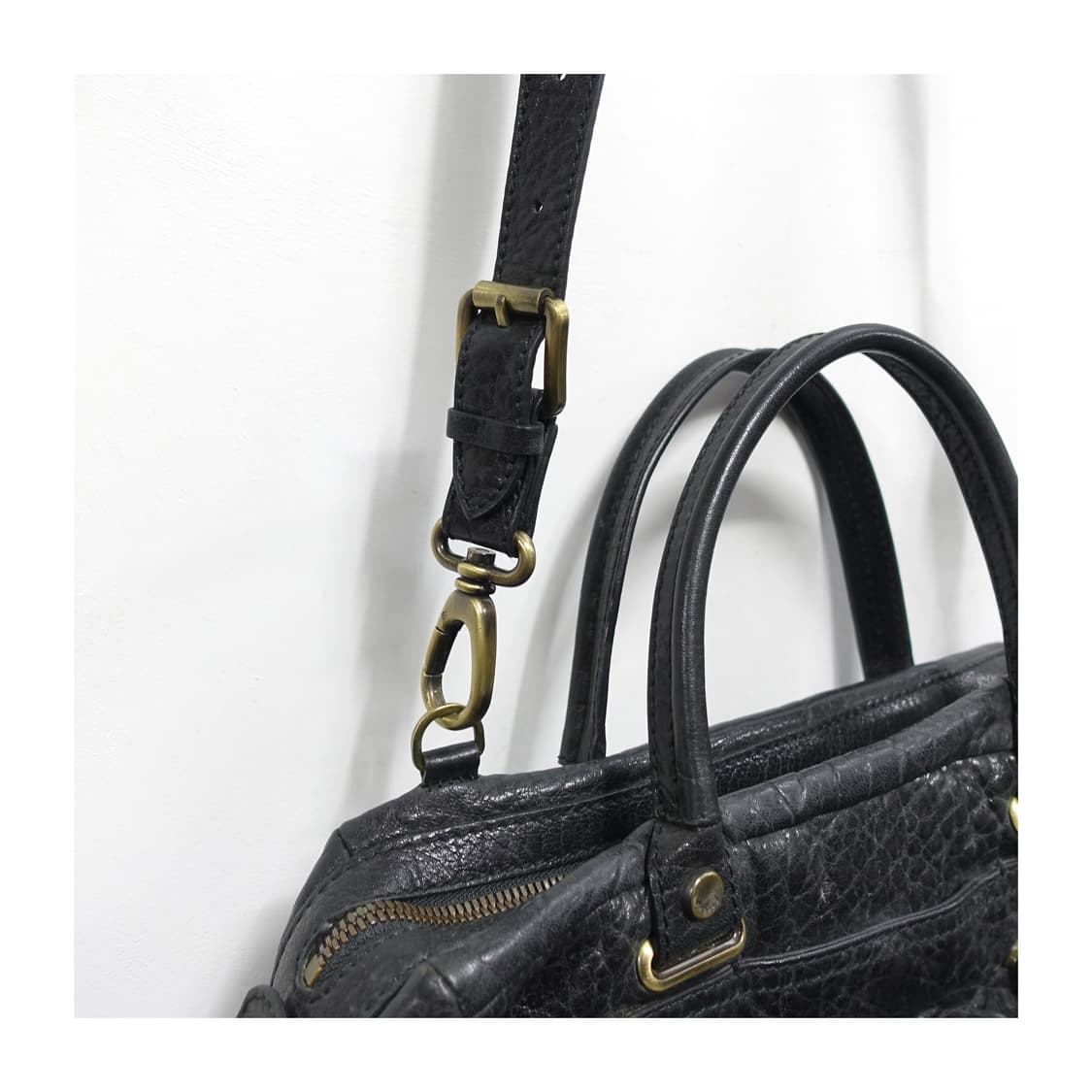 Theory 띠어리 레더 숄더백  상품이미지8