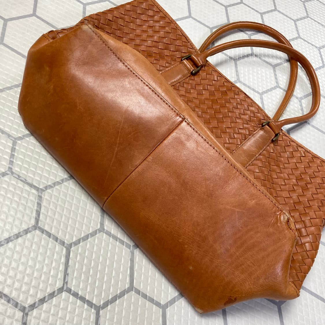 (os) 엘엘빈 우븐레더 토트백 브라운 필드앤타운 상품이미지2