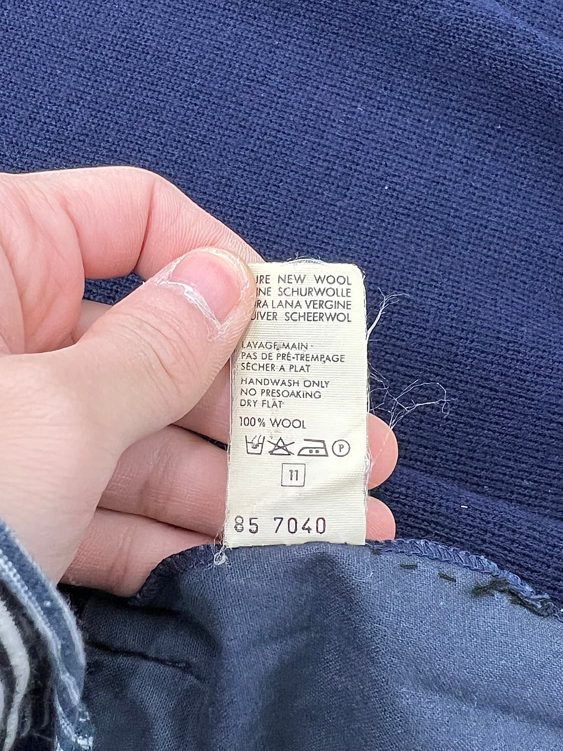 셀린느 네이비 트리옹페 와펜 패치드 니트 가디건 상품이미지9