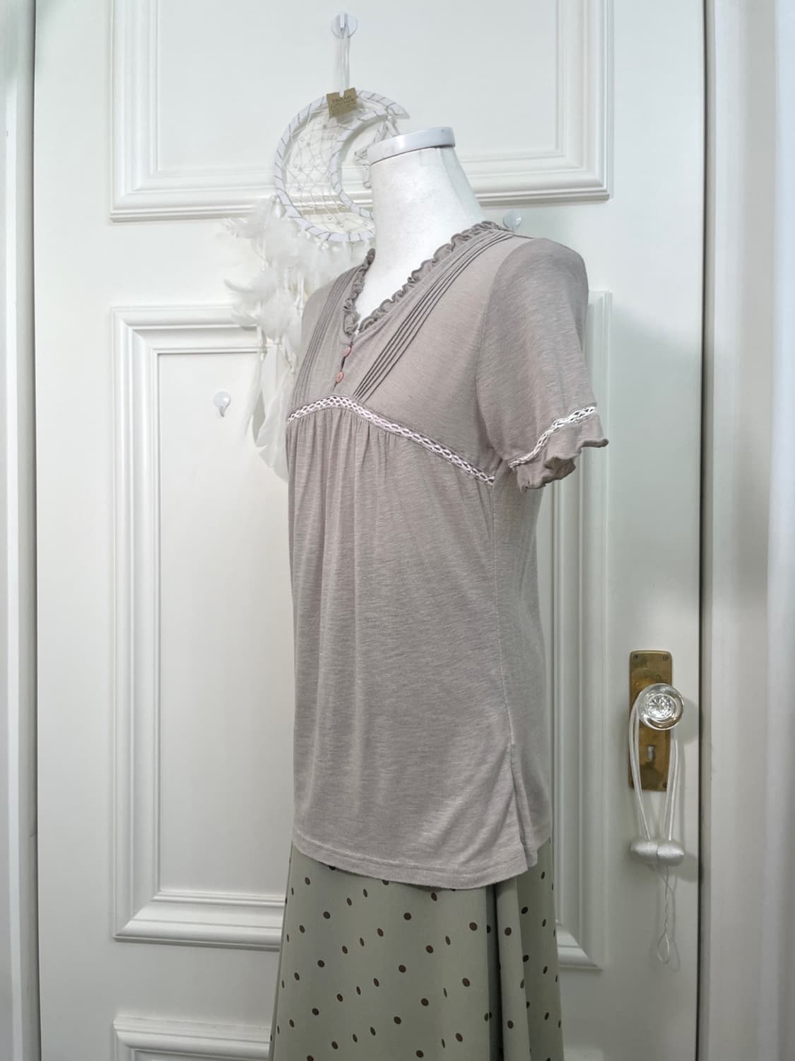 khakigray lace point cotton top(size-L) 상품이미지2