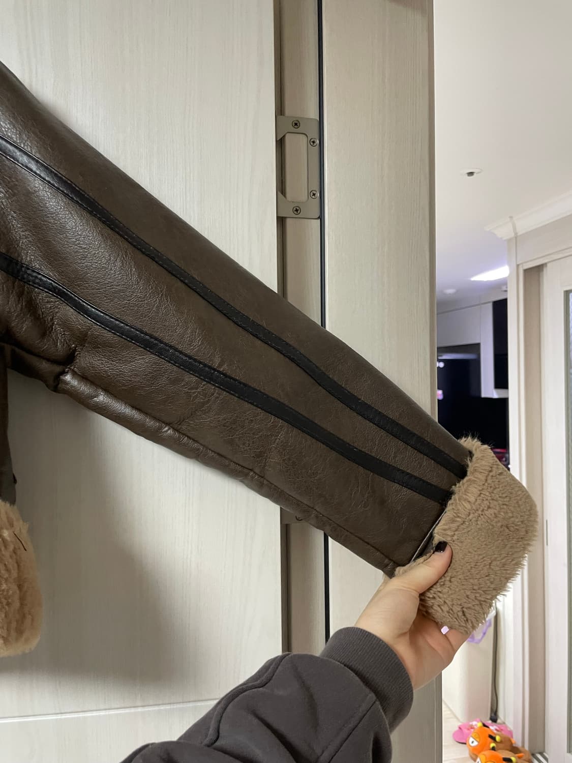 트리밍버드 무스탕 브라운 상품이미지5