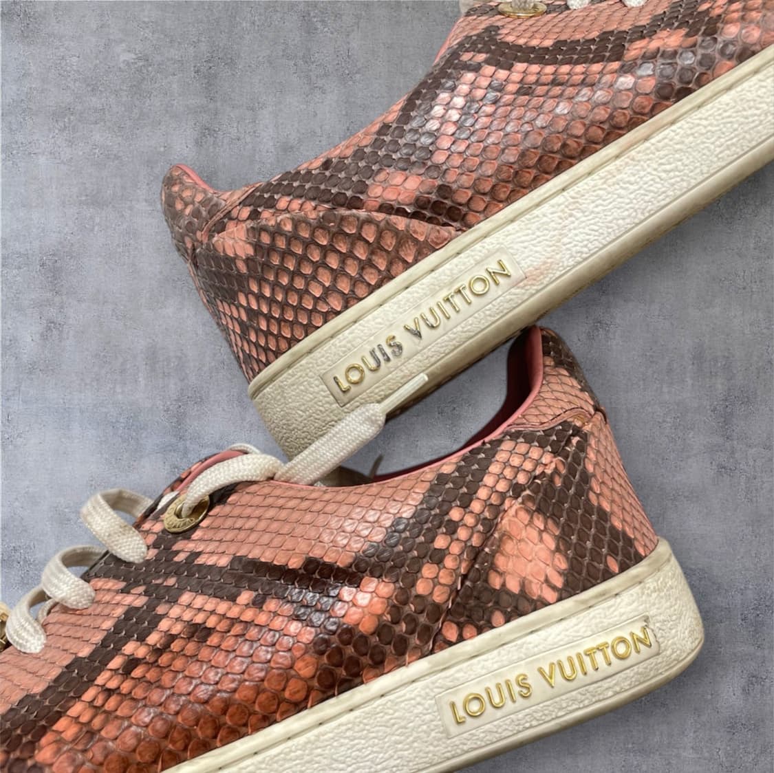 루이비통 Louis vuitton 핑크 파이톤 레더 스니커즈 35 상품이미지4