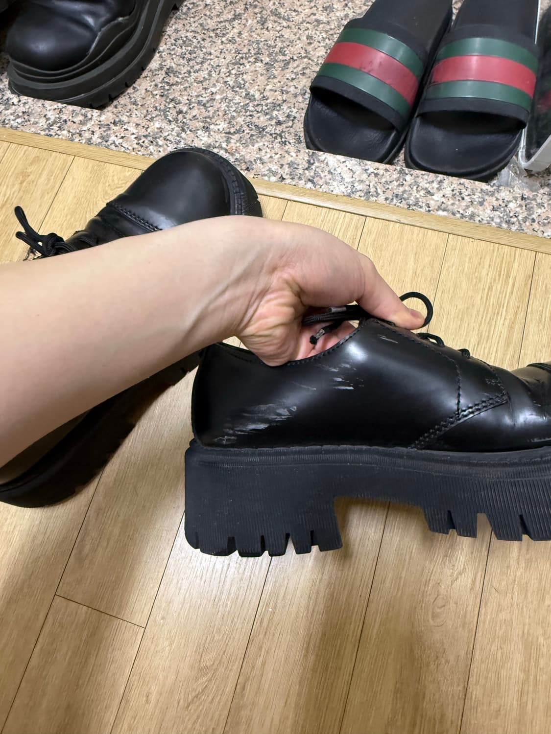 [42-43] 발렌시아가 트랙터 더비 샘플 상품이미지8
