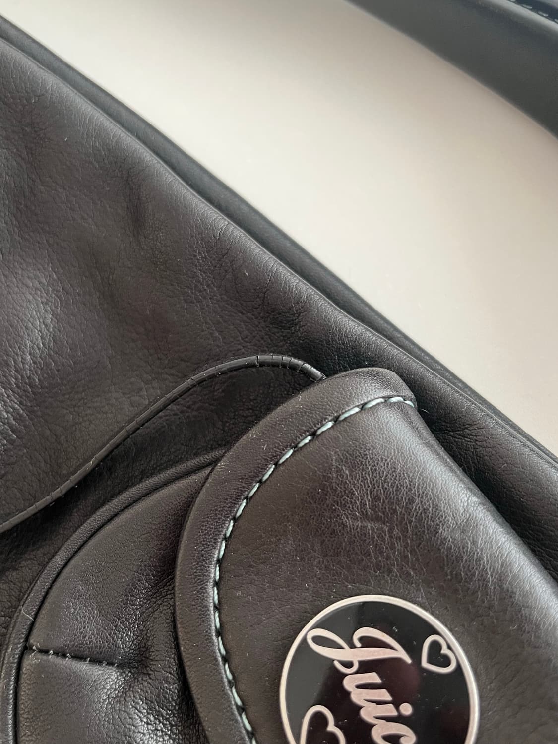 쥬시꾸뛰르 빈티지 하트참 미니백 블랙 상품이미지5