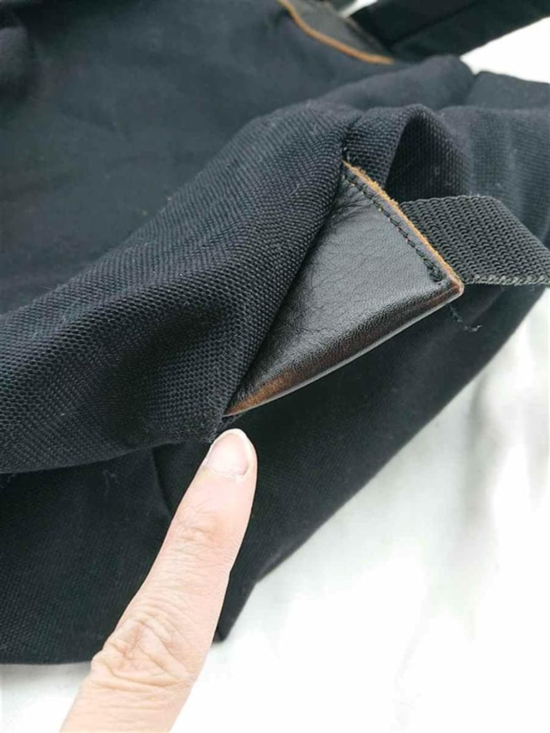 꼼데가르송 옴므 플러스 가죽 패치 데이팩 백팩 블랙 상품이미지6