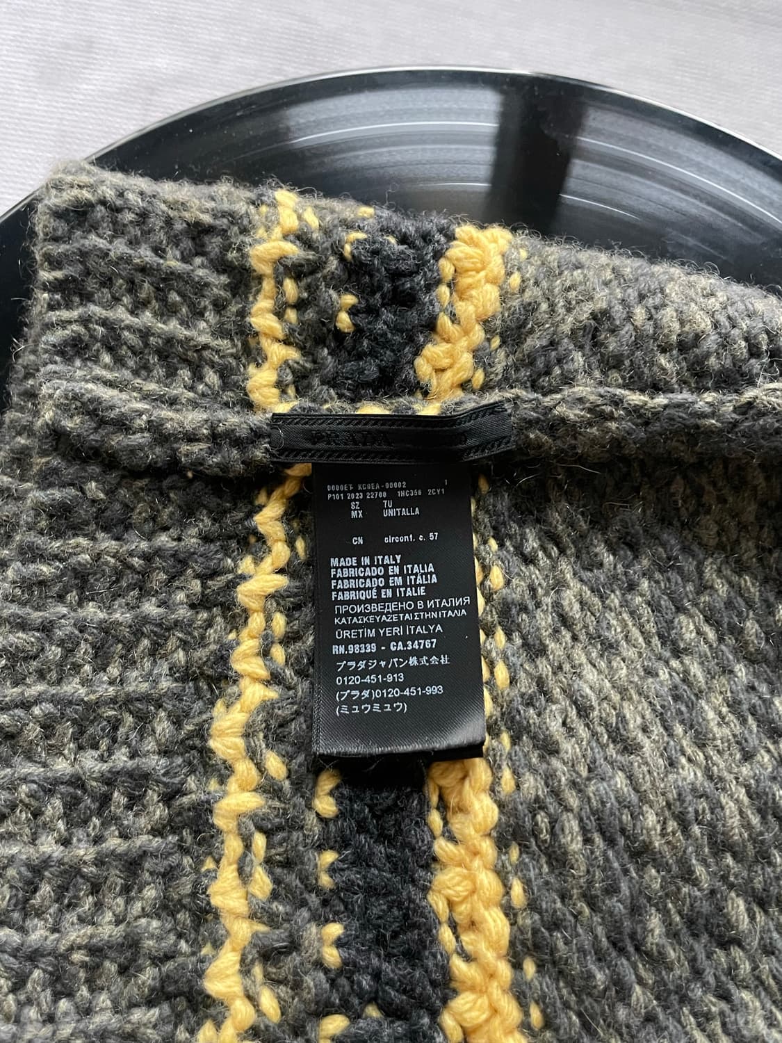 프라다 트라이앵글 로고 비니 상품이미지3