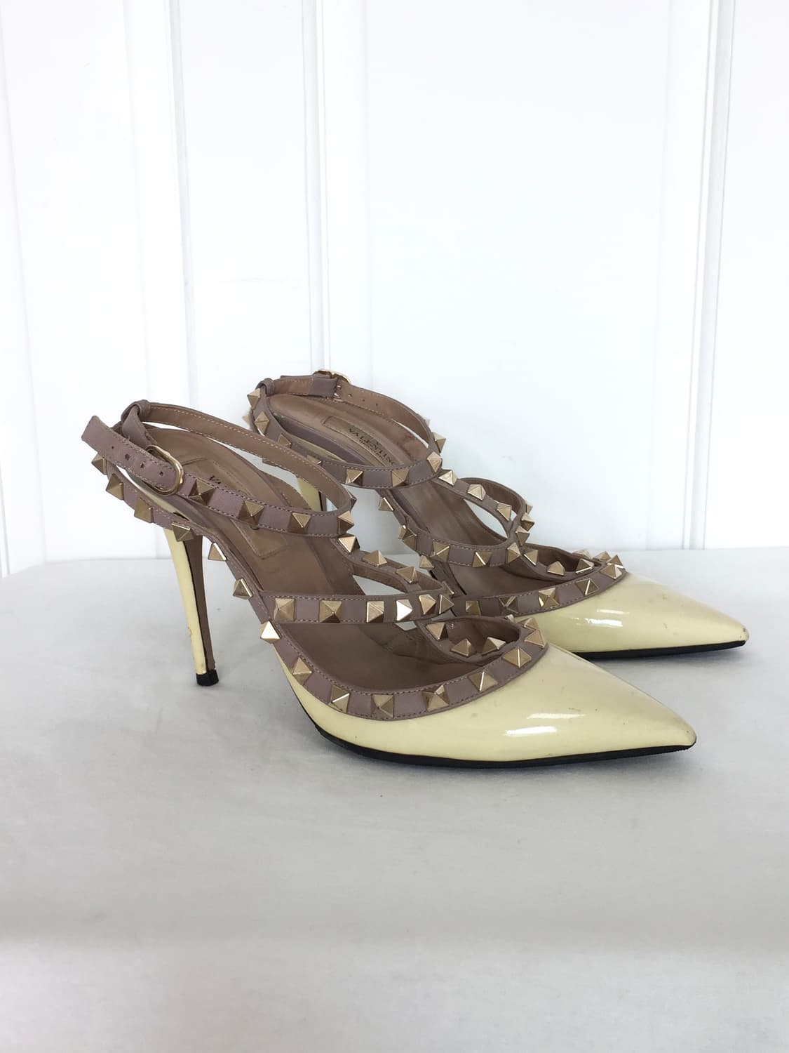Valentino Rockstud Strap Heels 상품이미지2
