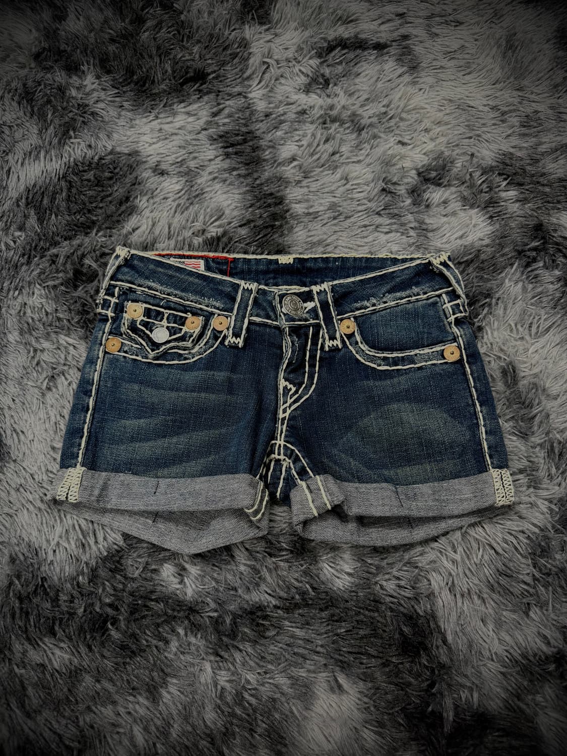 True Religion 화이트 스티치 데님 숏팬츠 상품이미지2