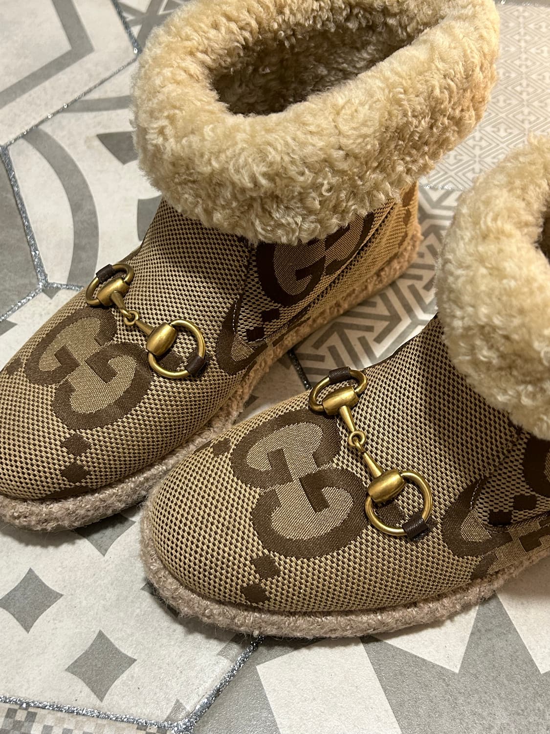 구찌 브라운 GG 캔버스 faux fur 스노우 부츠 상품이미지3