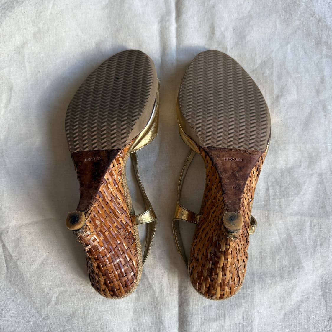 프라다 골드 슬링백 웨지힐 샌들 상품이미지4