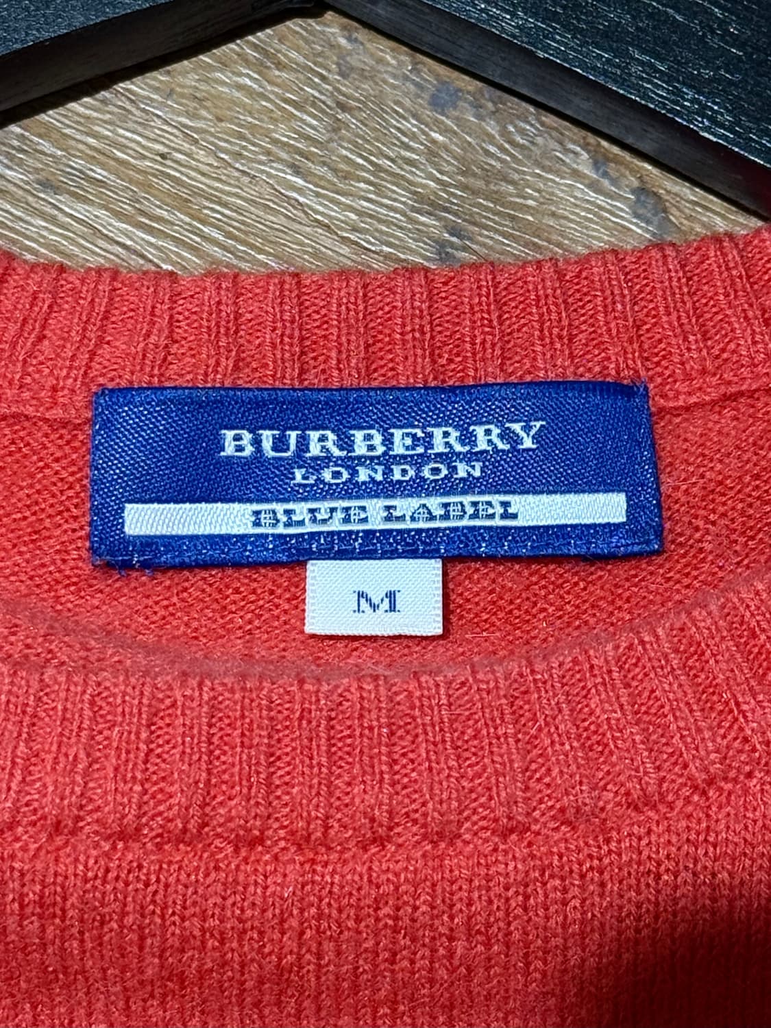 버버리 블루라벨 레드 로고 자수 하프 슬리브 니트 상품이미지7