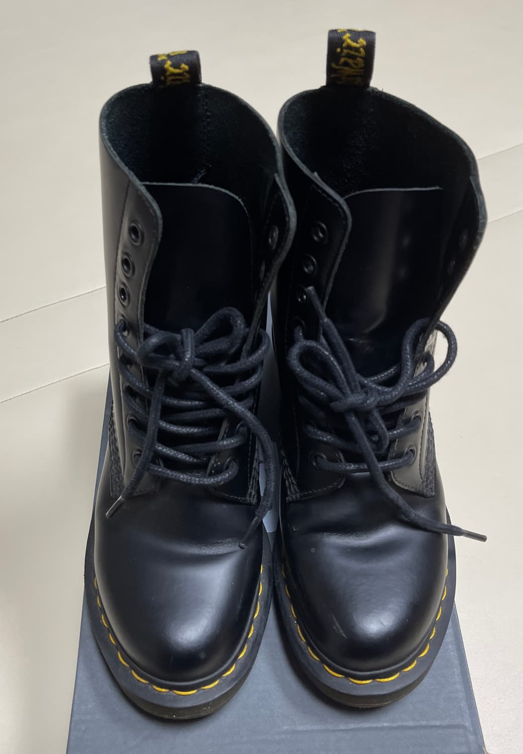 닥터마틴 1460 스무스 가죽 8홀 부츠 블랙 EU36 (230mm) 상품이미지1